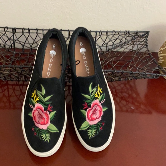 Big Buddha Shoes - BIG BUDDHA Embroidered platform Size 8